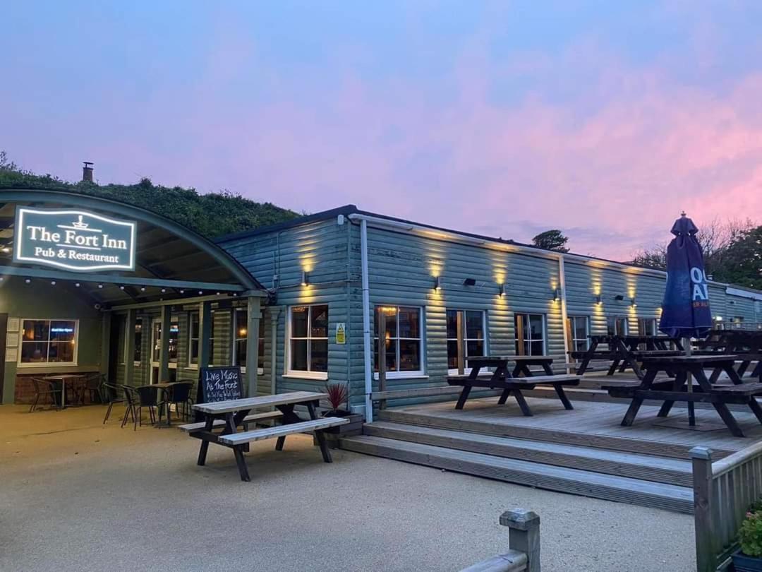 Sunset Sea View Chalet With Hot Tub 토포인트 외부 사진